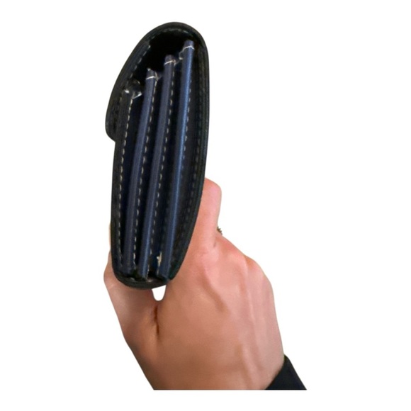 Elegant Blue Leather Clutch - Picture 3 of 4